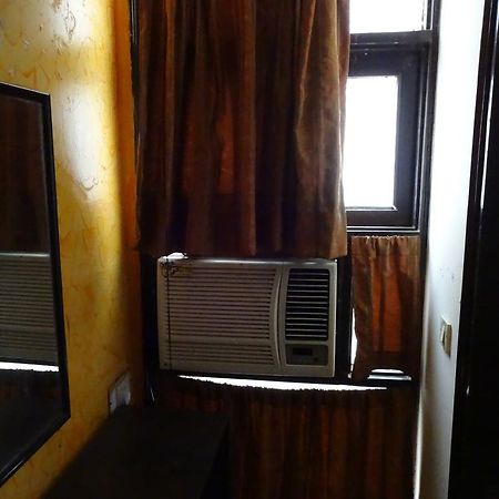 Hotel Elegant International New Delhi Buitenkant foto