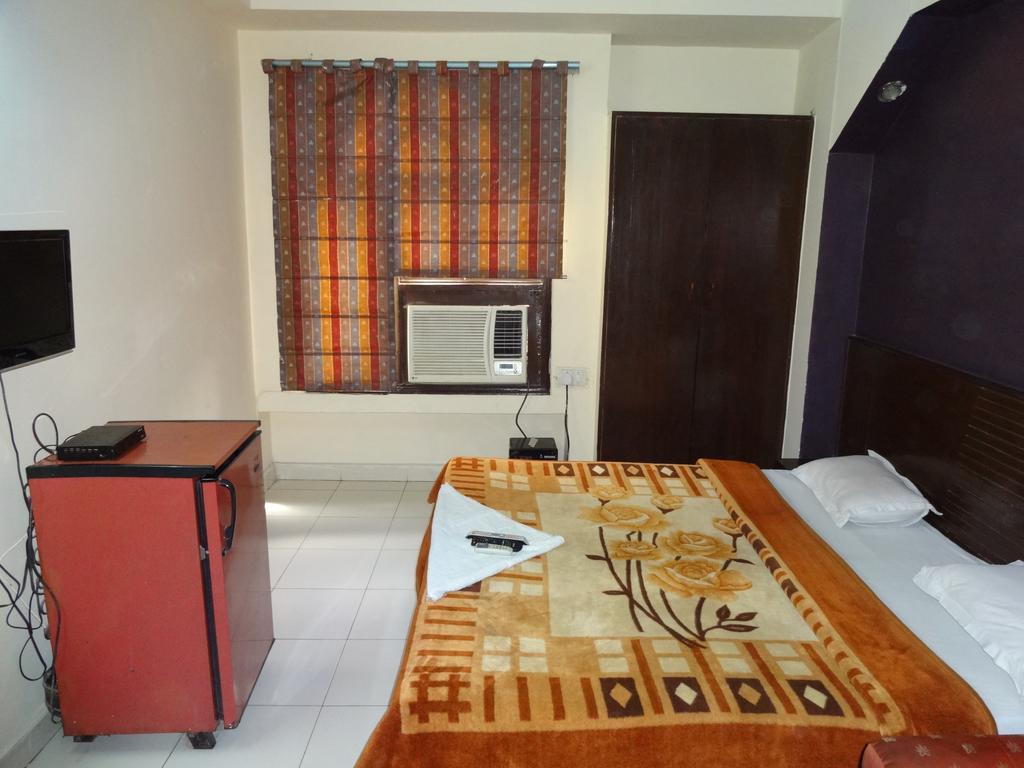 Hotel Elegant International New Delhi Buitenkant foto