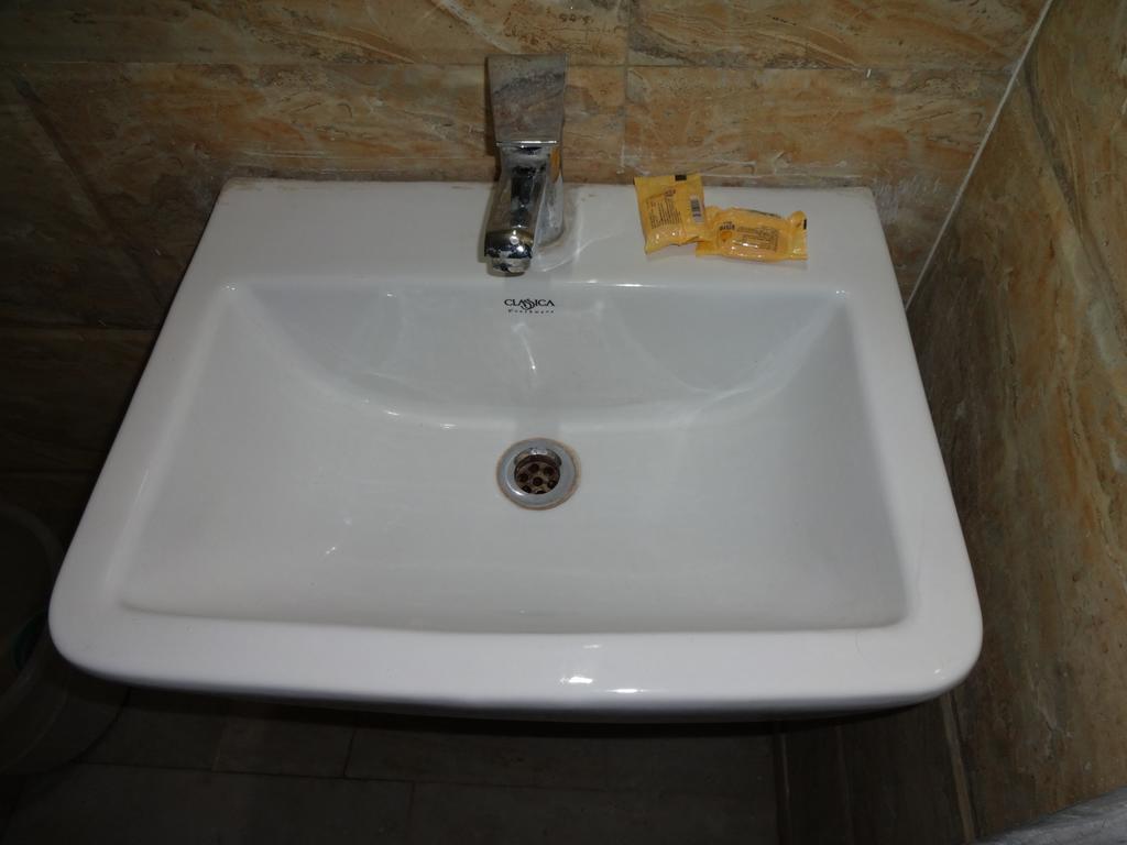 Hotel Elegant International New Delhi Buitenkant foto