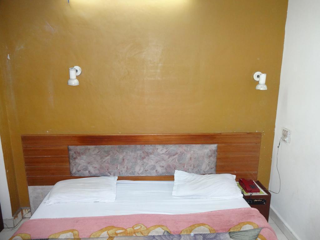 Hotel Elegant International New Delhi Buitenkant foto