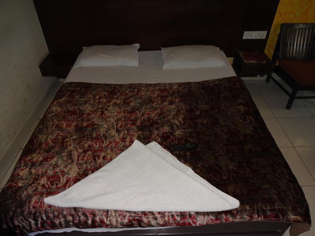 Hotel Elegant International New Delhi Buitenkant foto