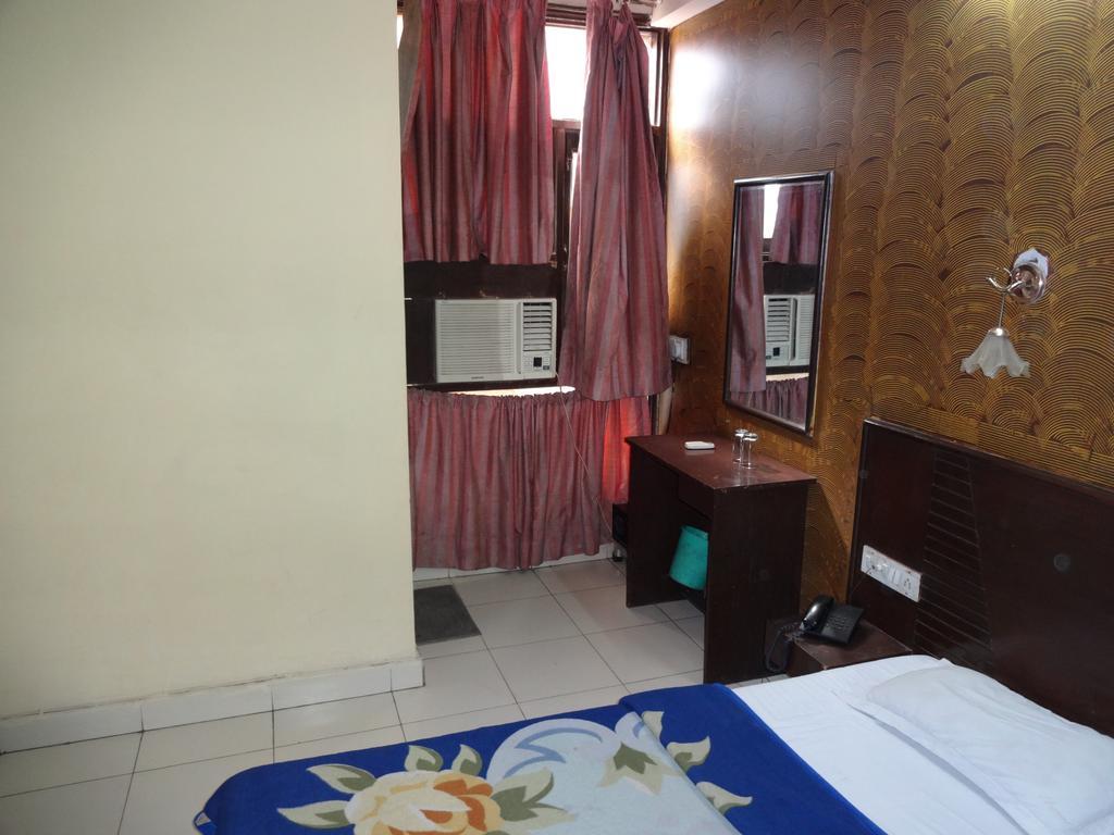 Hotel Elegant International New Delhi Buitenkant foto