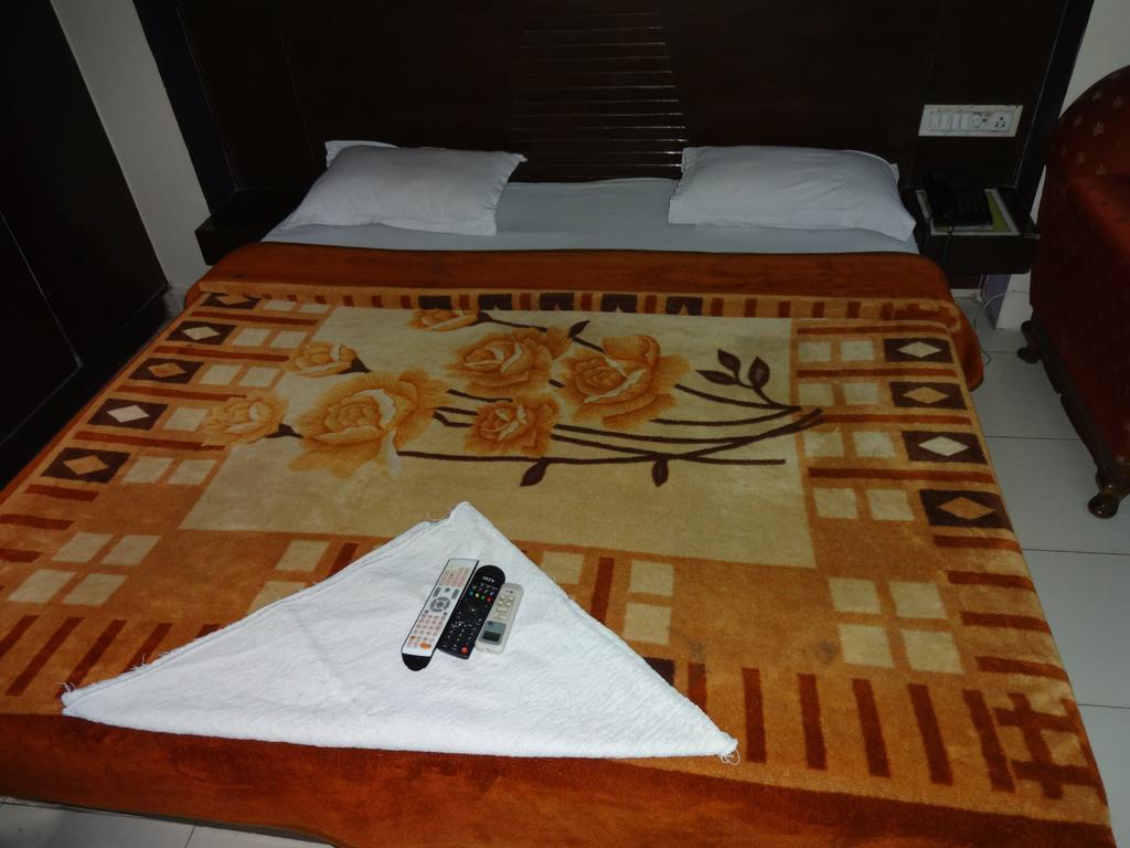 Hotel Elegant International New Delhi Kamer foto