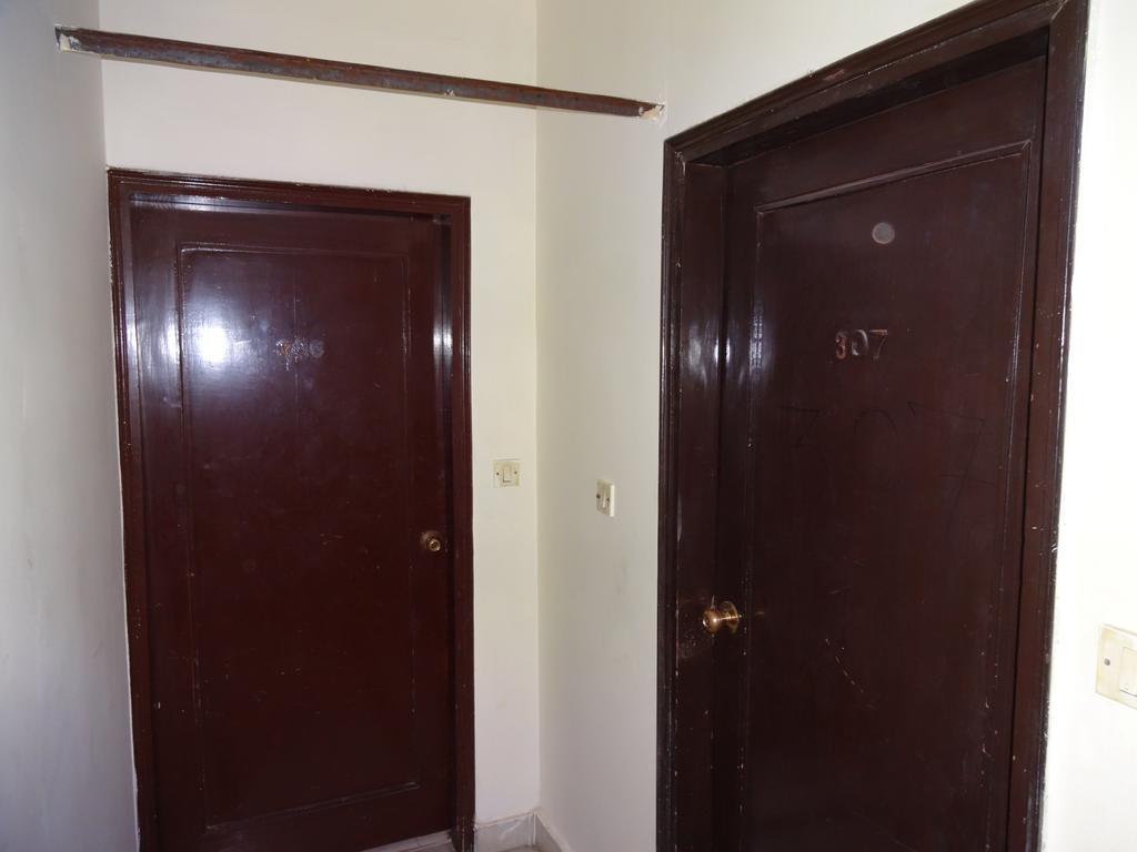 Hotel Elegant International New Delhi Buitenkant foto