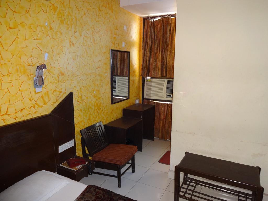 Hotel Elegant International New Delhi Kamer foto