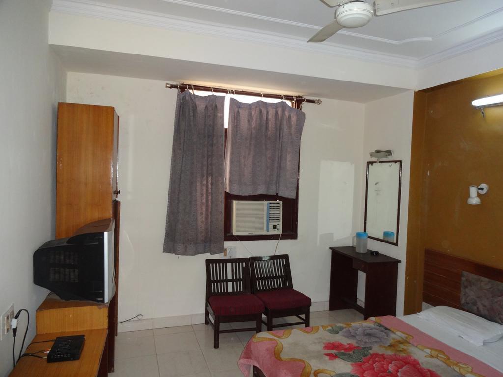 Hotel Elegant International New Delhi Buitenkant foto
