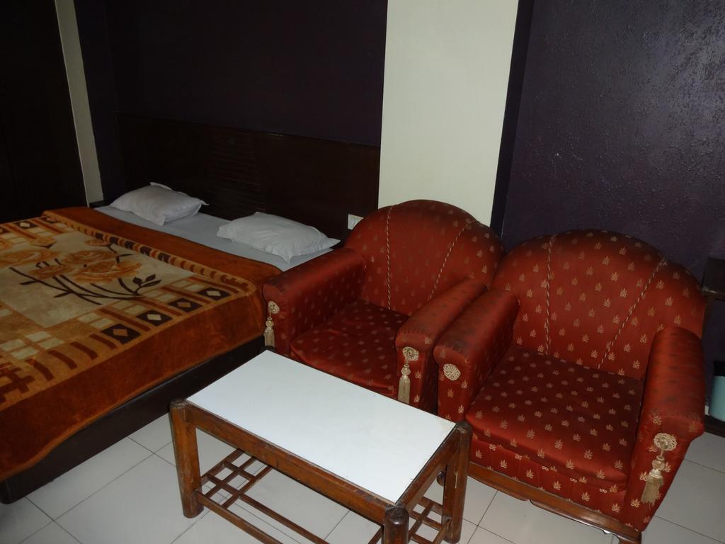 Hotel Elegant International New Delhi Buitenkant foto